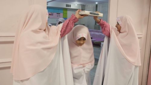 جشن عبادت دبستان نرگس