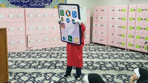 جشن اهداء کتاب قرآن درسی در دبستن نرگس