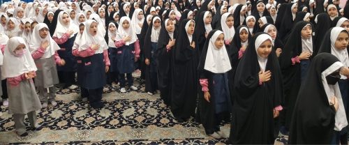 جشن اهداء کتاب قرآن درسی در دبستن نرگس